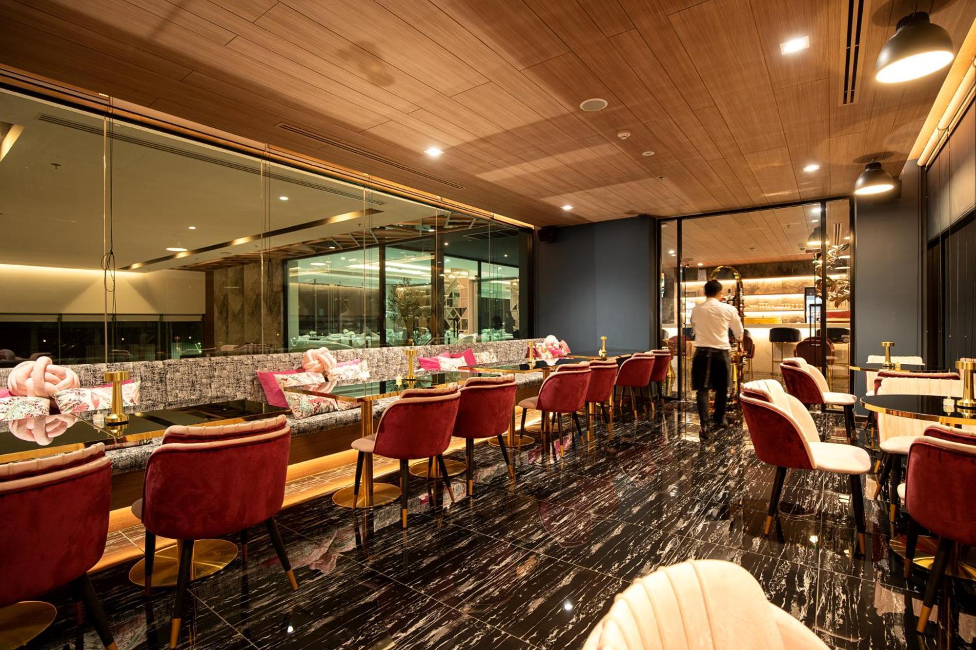 Thaya Hotel Bangkok Exterior photo